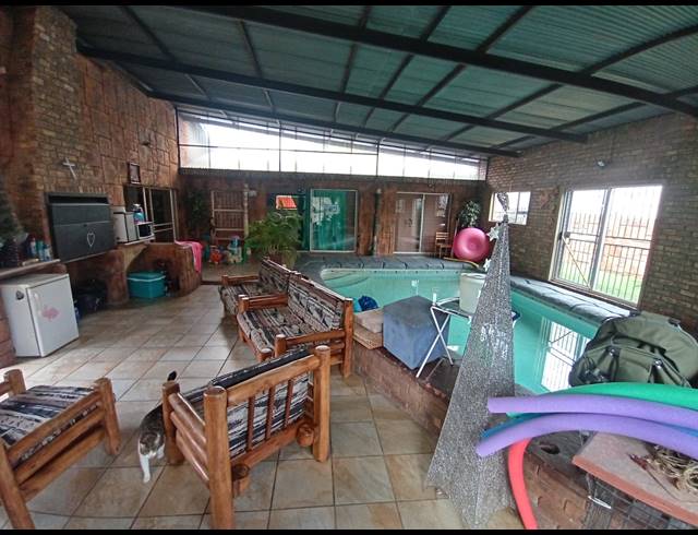 6 BEDROOM HOUSE FOR SALE IN TILEBA